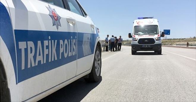 Otomobil Motosikletle çarpıştı:1´i ağır 2 yaralı