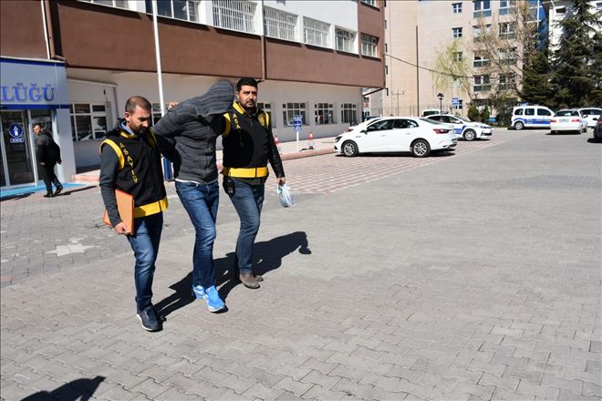 Çaldığı Eşyalarla Birlikte Kıskıvrak Yakalandı