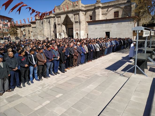 Cuma Namazına Müteakip Ulu Camide Gıyabi Cenaze Namazı kılındı