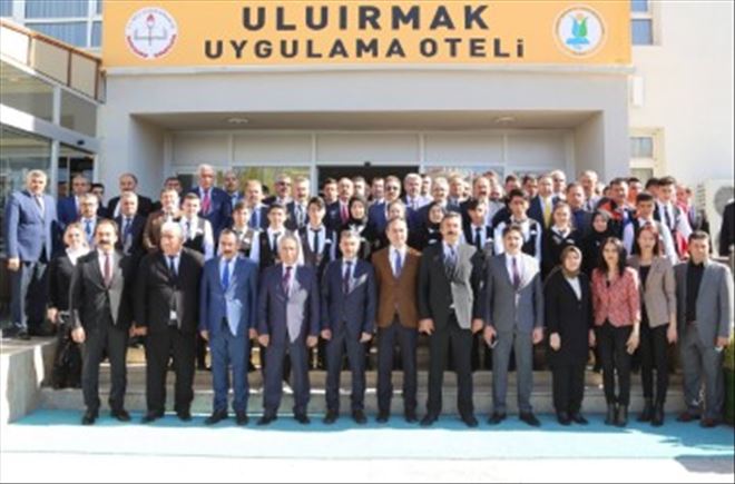 Vali Ali Mantı Kamu Kurumlar İle Aylık Değerlendirme Toplantısı Yaptı 