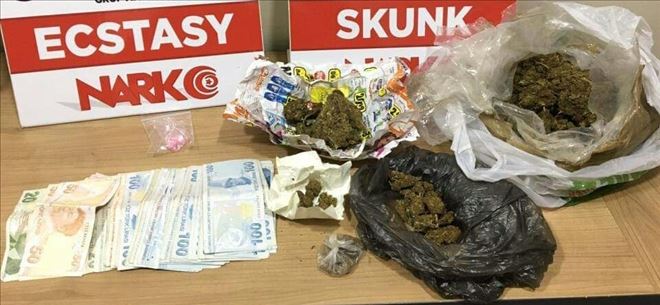 Aksaray´da Uyuşturucu Satan 8 Kişi Tutuklandı