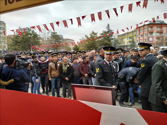 Mustafa Şehidimizi Göz Yaşları Arasında Toprağa Verdik 