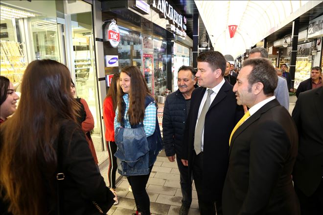 Vali Mantı ve Başkan Dinçer Kapalı Çarşı Esnaflarını Ziyaret Etti