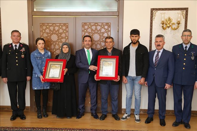 Şehit ailesine ?Şehadet Belgesi´ verildi