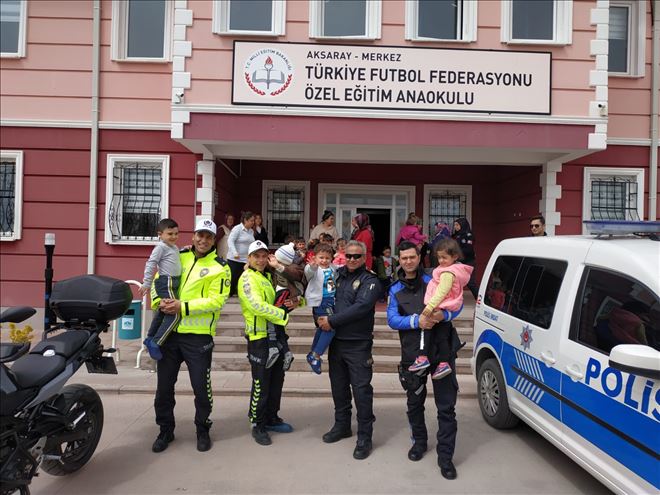 Dünya Otizm Farkındalık Günü Dolayısıyla Polis Amcalarından Özel Çocuklara ziyaret