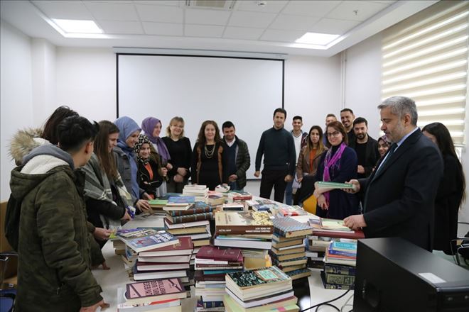 İletişim Fakültesi´nden Kitap Bağışı Kampanyasına Destek