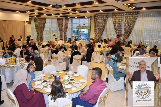 Aksaray Ticaret Borsası çalışanları geleneksel iftar yemeğinde buluştu.