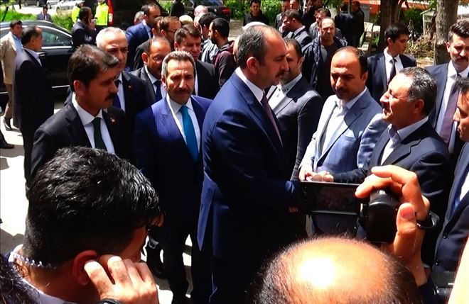 Bakan Abdulhamit Gül Av.İbrahim Ergin´in Ailesine Taziye Ziyaretinde Bulundu 