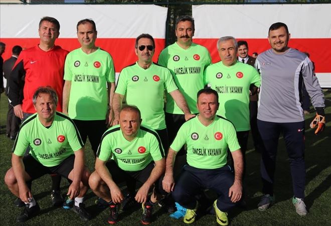 Farkındalık futbol maçı yapıldı 