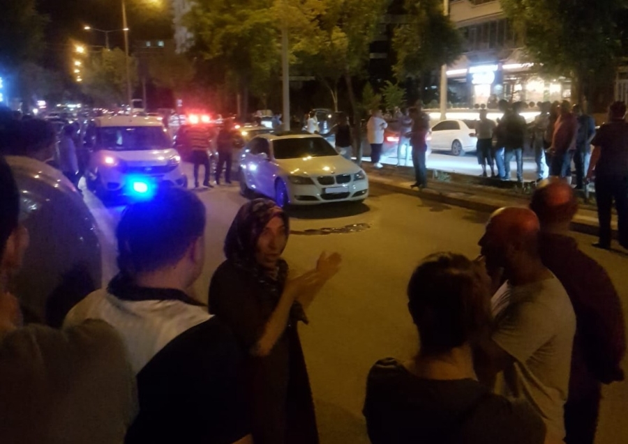 Bıçak Darbelerine Maruz Kalan Genç Ağır Yaralandı