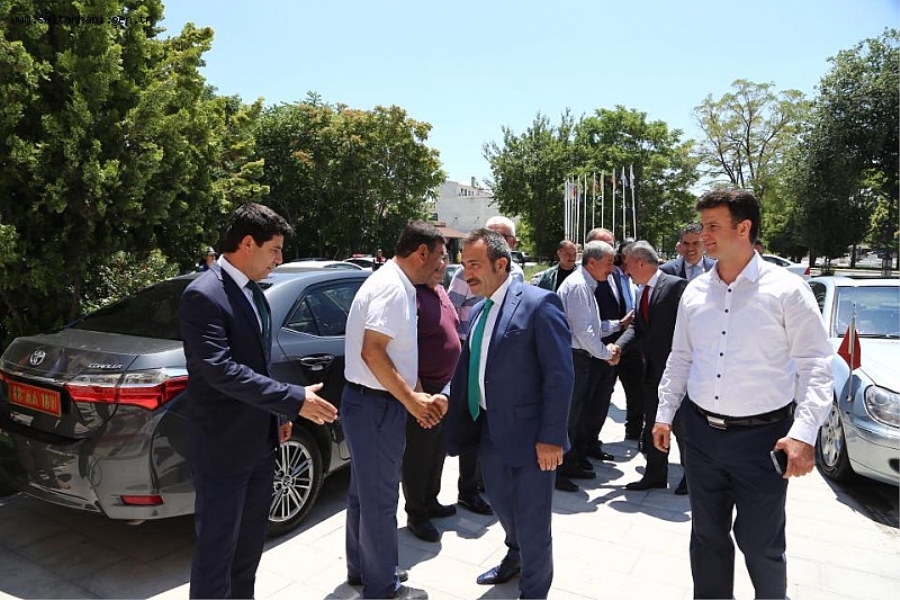   Vali Ali Mantı İlçe Ziyaretlerini Sürdürüyor