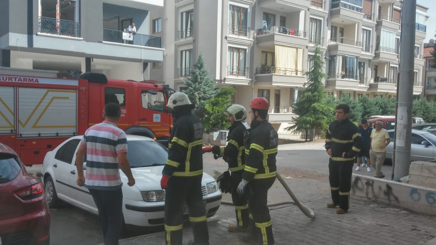 Araçta Bırakılan Cep Telefonu Yangına sebep oldu