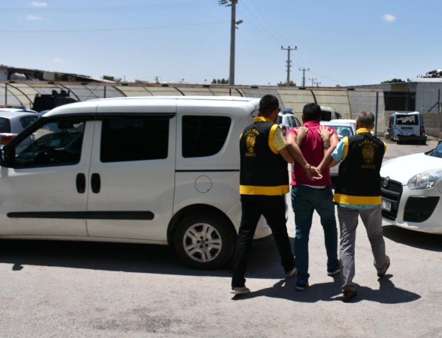 Bıçakla Yaralama Suçundan Aranan  Şüpheli 3 Kişi Yakalandı