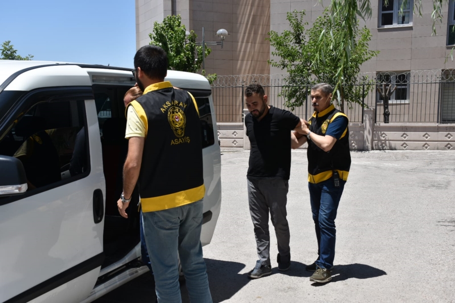 Kuaförü silahla yaralayan şahıslar yakalandı
