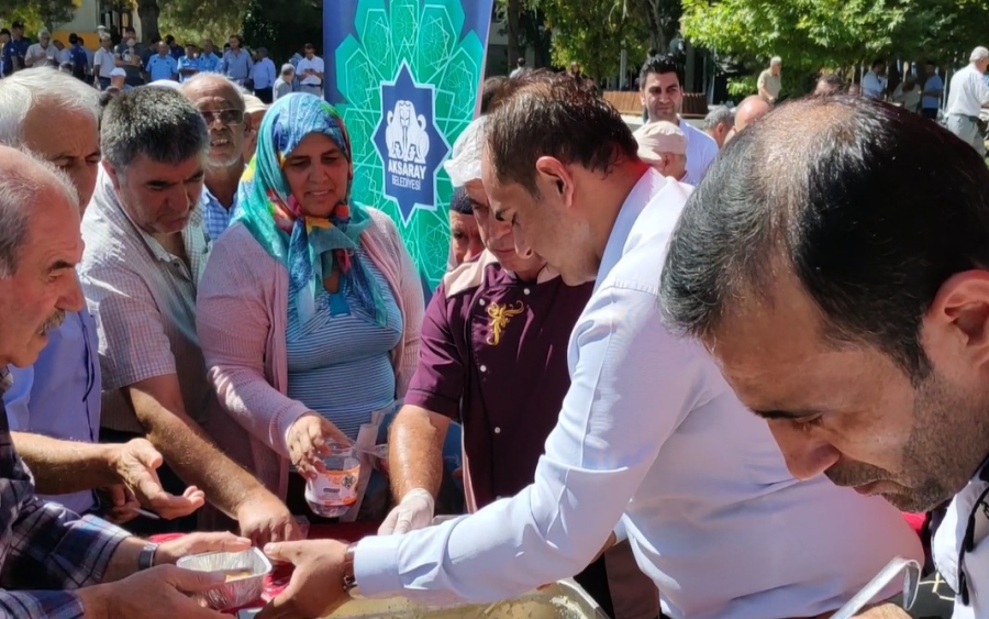 Aksaray Belediyesi Binlerce Kişiye Aşure İkram Etti