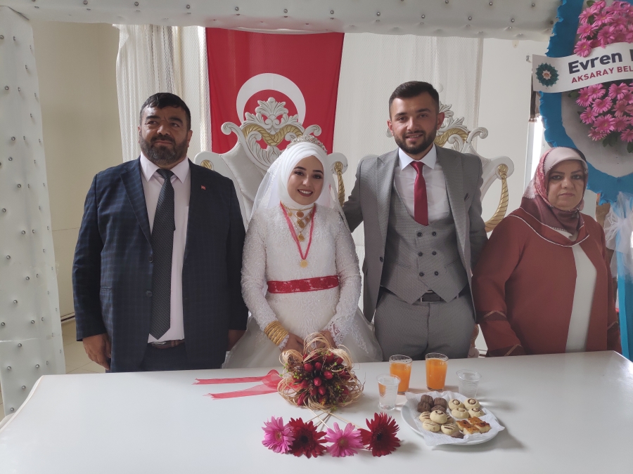 Ebubekir Demir İle Büşra Korkmaz Dünya Evine Girdi