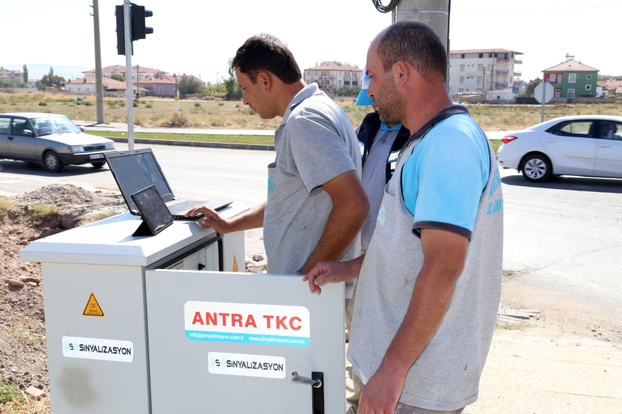 Daha Akıcı ve Güvenli Bir Trafik İçin Sinyalizasyon Çalışmaları Devam Ediyor