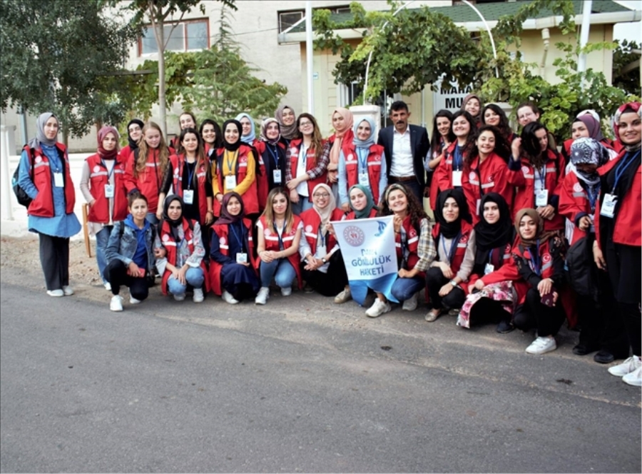 Gönül Dostları Gönüller Yapmaya Geldi