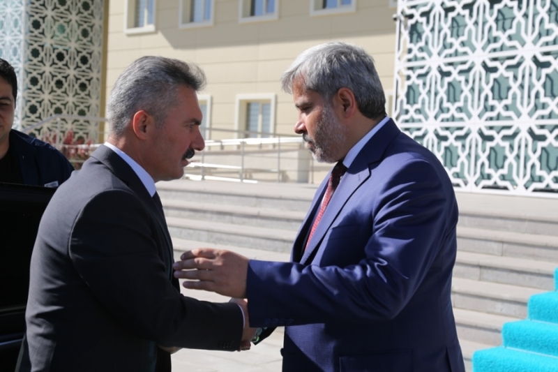 Emniyet Müdürü Karabağ, Rektör Şahin’le Vedalaştı 