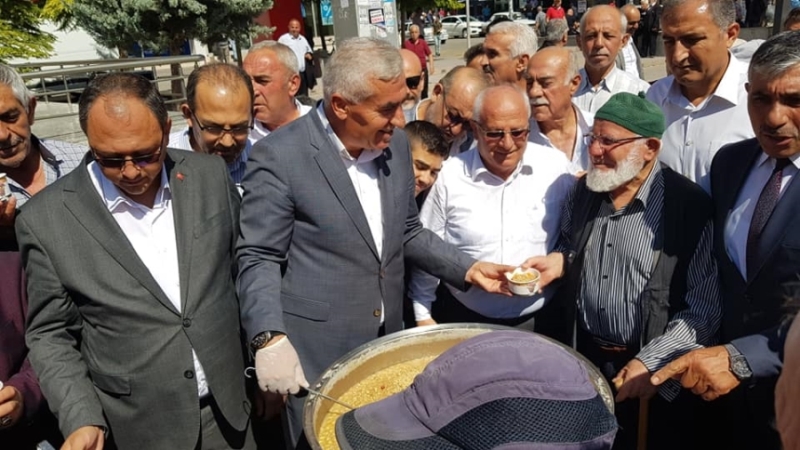 Aksaray Ülkü Ocakları Aşure İkramı Yaptı 