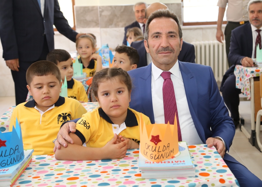 83 bin 361 öğrenci ve 6 bin öğretmen ders başı yaptı
