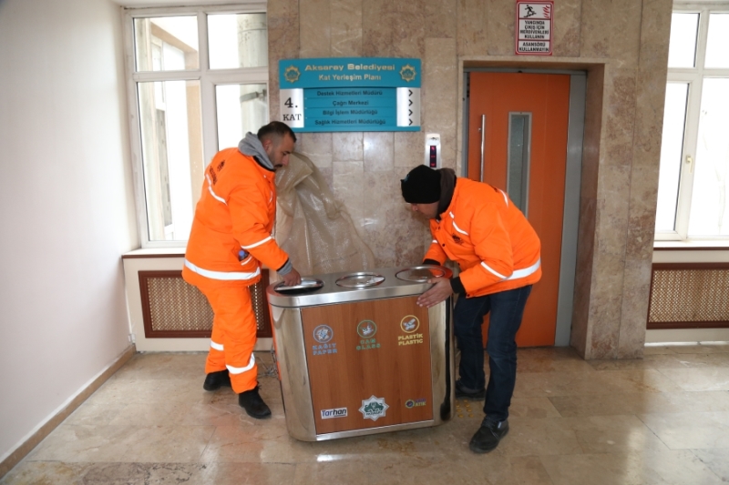 Aksaray Belediyesi Sıfır Atık Kapsamında Metal Kutular Yerleştirdi