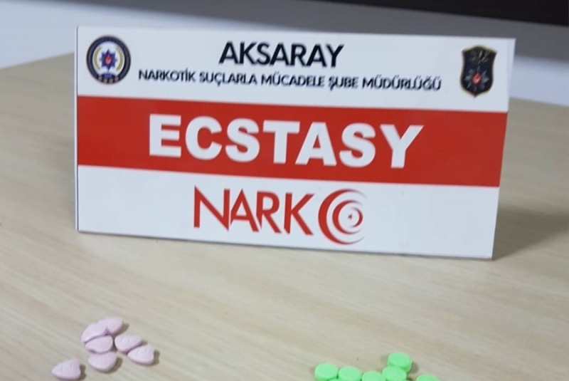 Aksaray Polisi 31 Adet EXTASY Hap Olarak Tabir Edilen Madde Ele Geçirdi
