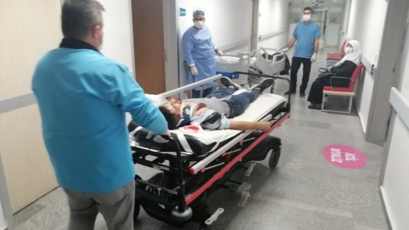 Barışmak için gelen kocasını tüfekle vurdu