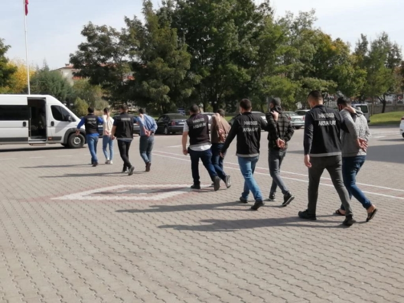 Zehir Tacirleri Aksaray Polisinin Elinden Kurtulamadı 
