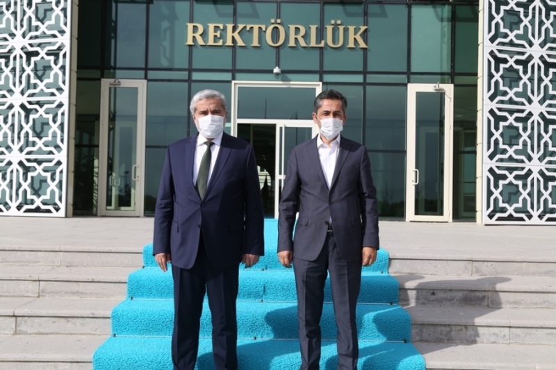 NDK İKİNCİ BAŞKANI YAMAÇ, REKTÖR ŞAHİN’İ ZİYARET ETTİ