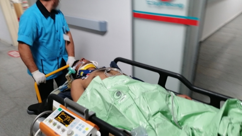 Metrelerce sürüklenen motosikletin sürücü ağır yaralandı