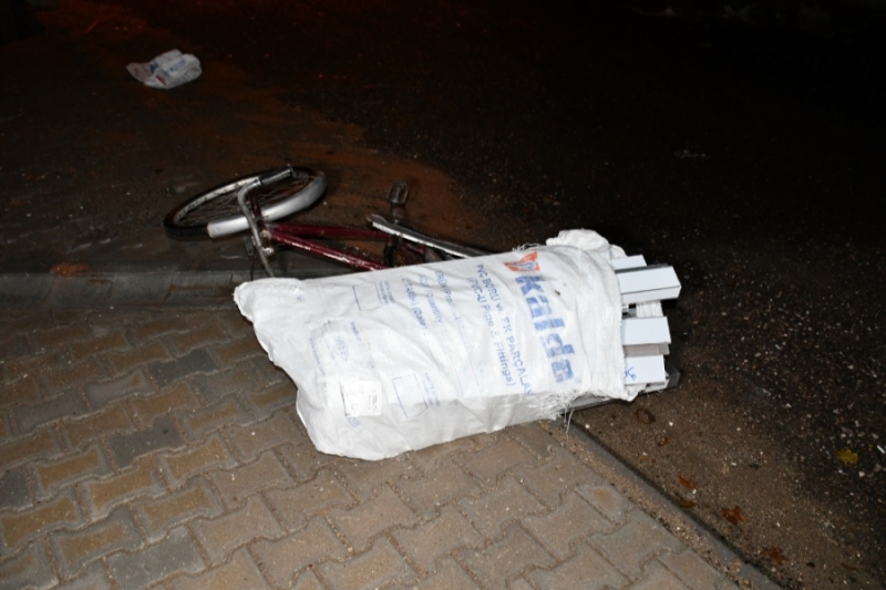 İnşaattan hırsızlık yapan şahıs bisikletini de atarak kaçtı