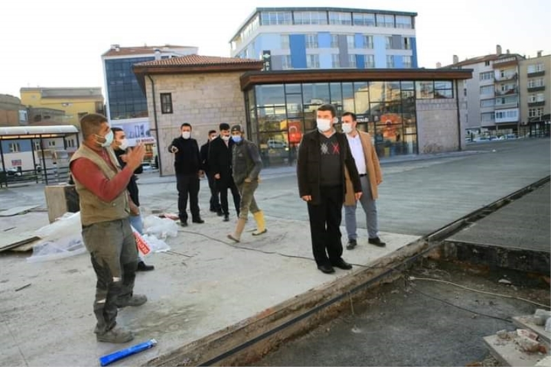 Azmi Millinin Bahçesine Beton Zemin ve İyileştire Çalışması Yapılıyor