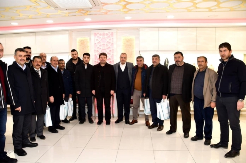 BAŞKAN DİNÇER KAPALI ÇARŞI ESNAFI İLE BİR ARAYA GELDİ