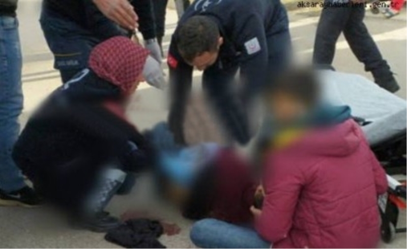 Parkta oturan biri çocuk 2 genç bıçaklandı