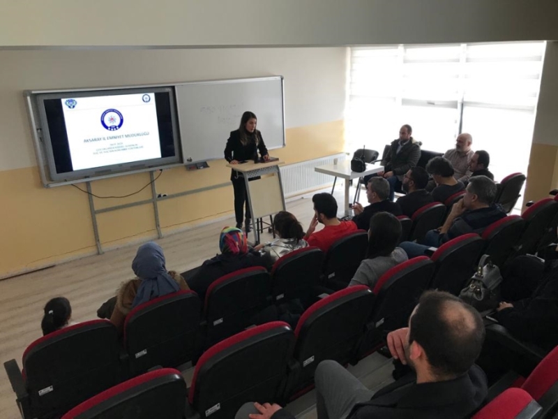 Emniyet Müdürlüğünden Çocuk Ve Gençlerin Korunmasına Yönelik Seminer Verildi.