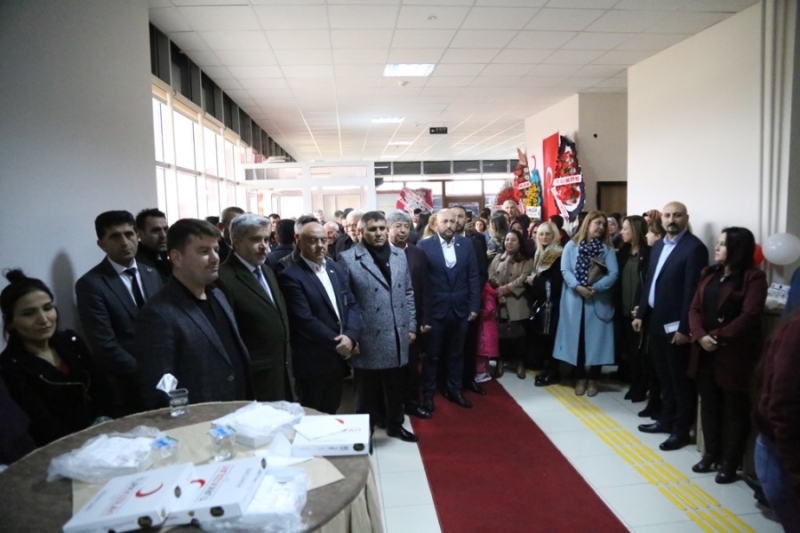 37’NCİ KIZILAY BUTİĞİ ASÜ’DE AÇILDI