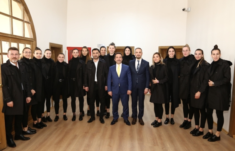Kuzeyboru Kadın Voleybol Takımından Vali Ali Mantı