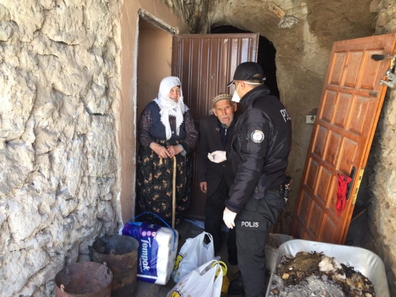  65 Yaş ve Üstü İle Kronik Rahatsızlıkları Olan Vatandaşlarımızın İhtiyaçlarının Karşılanması Amacı İle Vefa Sosyal Destek Grubu Oluşturuldu