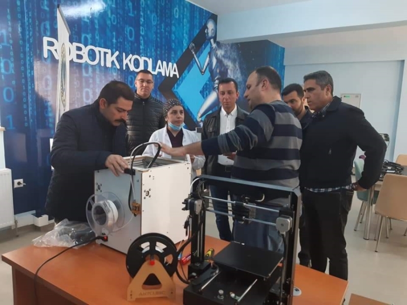 Kodla Gelveri Ekibinden Sağlık Çalışanları İçin Siper Maske Üretimi