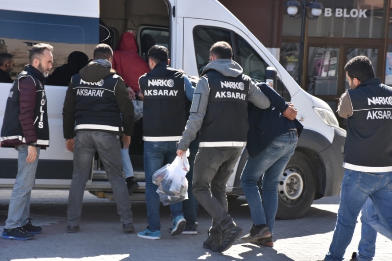 Yakalanan 6 Uyuşturucu Tacirlerinden 3