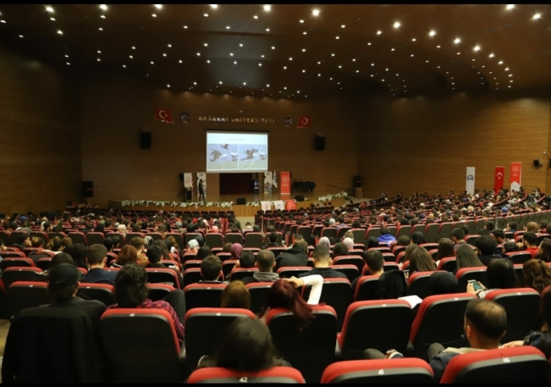 “DOĞAYA KUŞ BAKIŞI” PROJESİ KUŞ FOTOĞRAFÇISI FAHRİ TUNÇ TARAFINDAN ANLATILDI