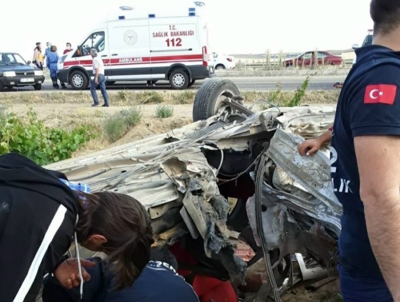 Ortaköy Kırşehir Kara Yolunda Meydana Gelen Kazada 2 Kişi Öldü 1 Kişi Yaralandı