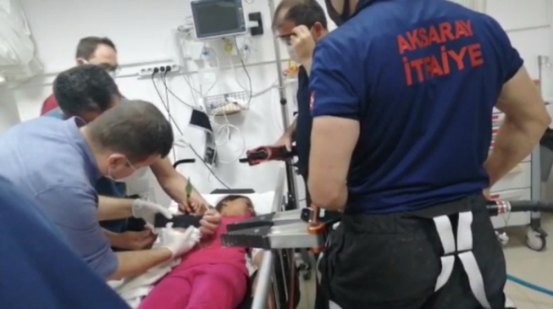 Korkuluk demiri Parmağına Saplanan Küçük Kızın Parmağına Cerrahi Müdahale Yapıldı