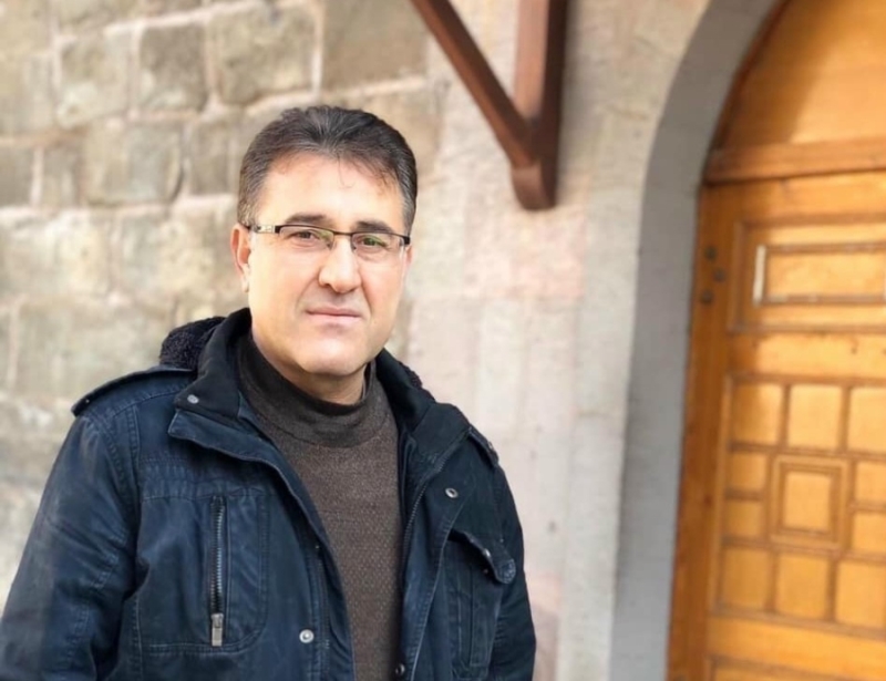 Babasının ve Annesinin Mezarı Başında Kalp Krizi Geçiren Genç Hayatını Kaybetti