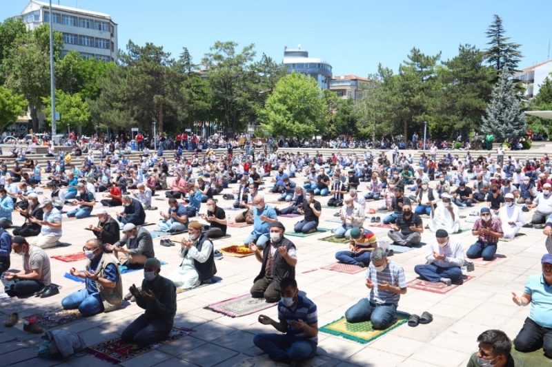 Aksaray Belediyesi Cuma Namazı Öncesinde Camilerde Tedbir Aldı