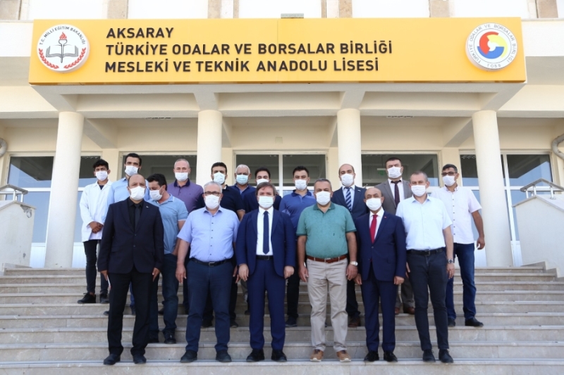 Yemek ve servis ücretsiz; okul süresince eğitim bursu, fabrikalarda staj imkanı, mezuniyetin ardından iş garantisi