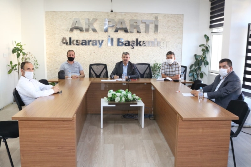 Ak Partide Ertelenen kongreler kurallara uyularak yapılacak
