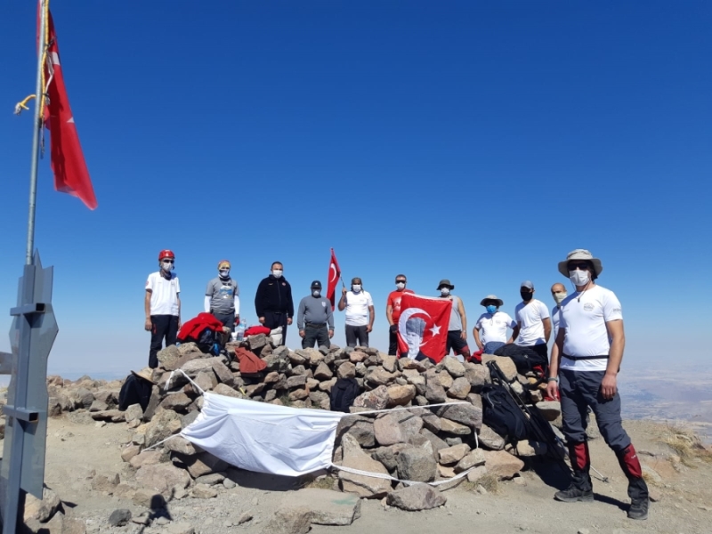 Hasan dağının zirvesinden korona ile ilgili anlamlı mesaj 