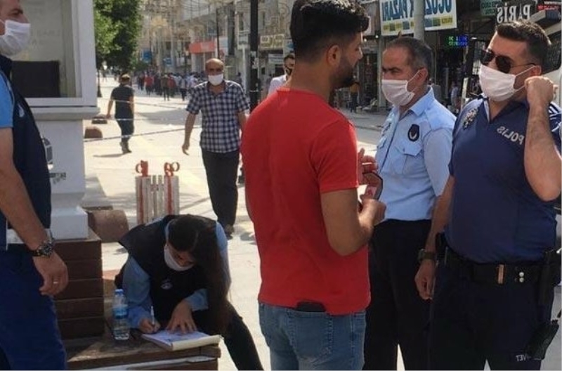 Maskesiz Sokağa Çıkanlara 900 TL İdari Para CezasıUygulanacak 